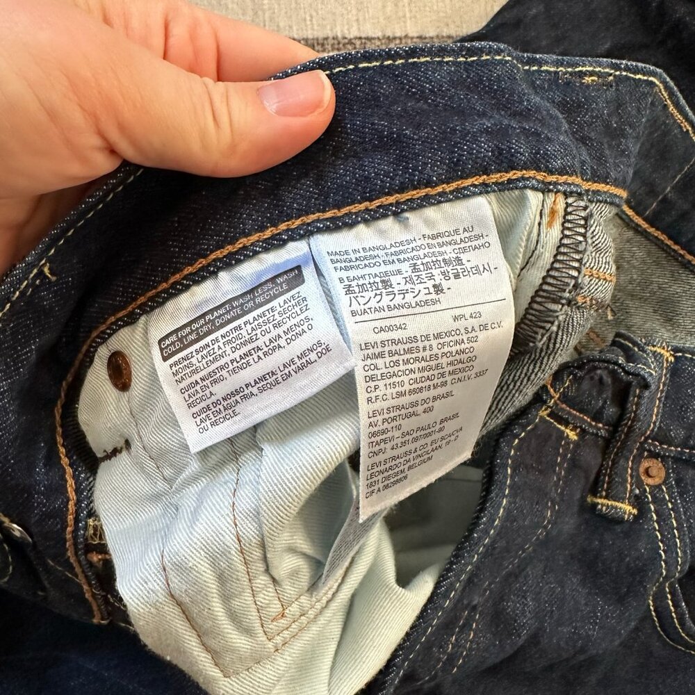 LEVIS (NWOT) - 501 Original Fit Men's Jeans (30Wx32L) - Picture 4 of 4